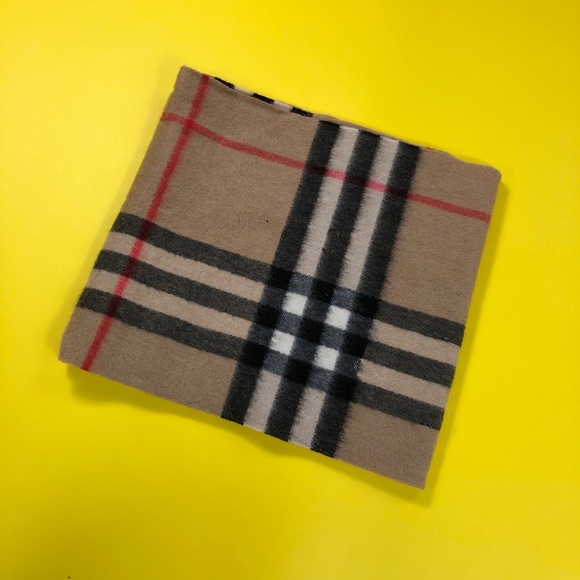 Burberry 100% cashmere neck warmer